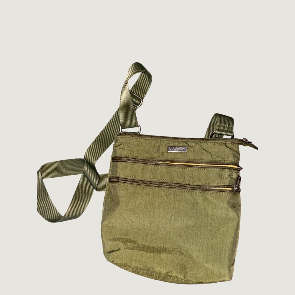 Baggallini Olive Green Nylon Crossbody Bag Travel Purse Multi Zip Pocket Womens